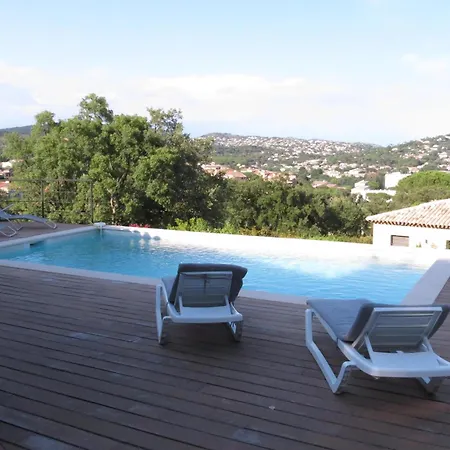 Villa 4 Pieces Avec Piscine Privee, - Fr-1-780-94 *