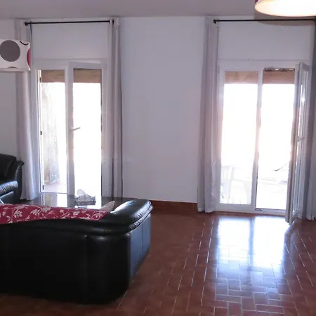 Villa 4 Pieces Avec Piscine Privee, - Fr-1-780-94